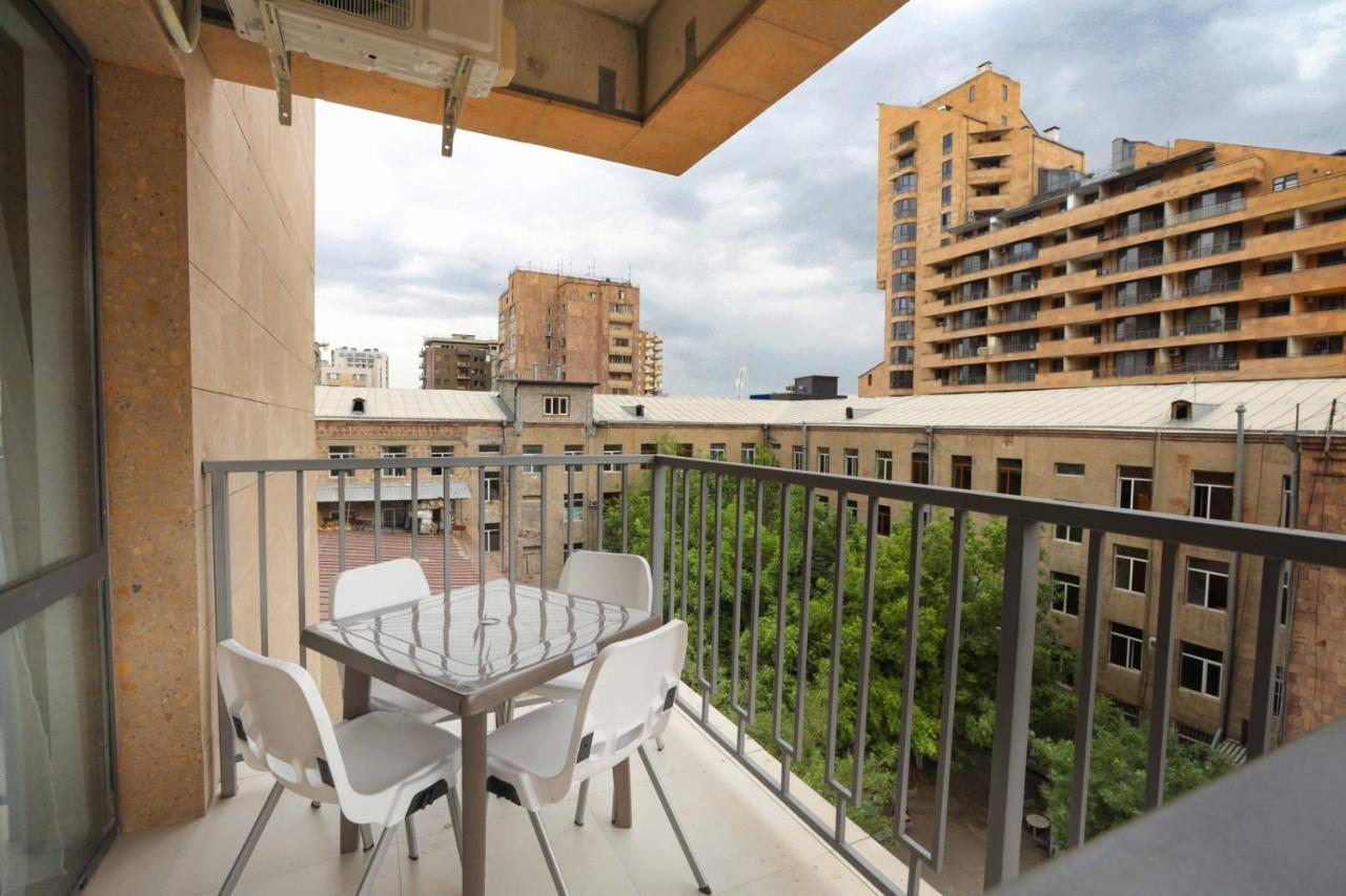 Stay Inn Apartments On Amiryan 26/4 يريفان المظهر الخارجي الصورة
